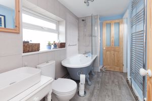 Family Bathroom- click for photo gallery